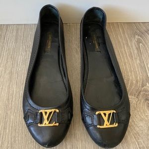 Louis Vuitton ballerina flats